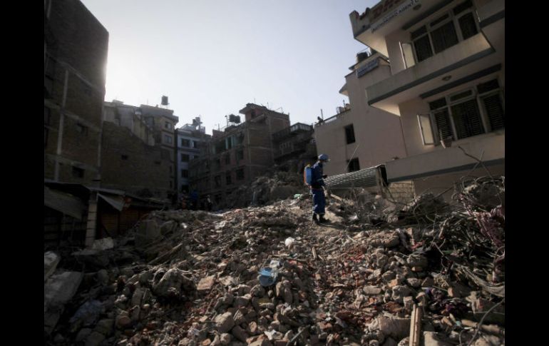 En el último reporte de daños, señalan que un total de 10 mil 718 edificios públicos fueron destruidos totalmente. EFE / D. Azubel