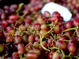 El componente de los arándanos también se encuentra en las uvas y en otros frutos rojos. EL INFORMADOR / ARCHIVO