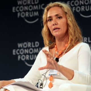 Angélica Fuentes está en Cancún; impugnará nueva resolución de juez