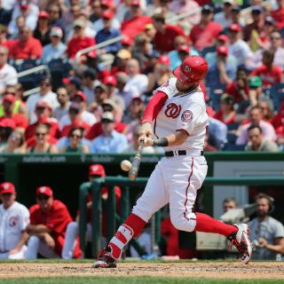 Bryce Harper se destapa con tres cuadrangulares