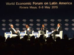 Acompañado de los presidentes de Haití (2i) y Panamá (d), Peña Nieto ratifica su creencia de que la corrupción es un problema cultural. AFP / E. Ruiz