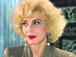 Marisa Paredes vive una difícil relación madre-hija el clásico de Almodóvar 'Tacones lejanos'. ESPECIAL /