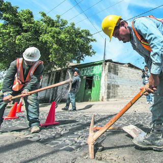 Gastan 12 alcaldías más en deudas que en obras