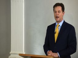 Nick Clegg en conferencia de prensa para presentar su renuncia. AFP / P. Ellis