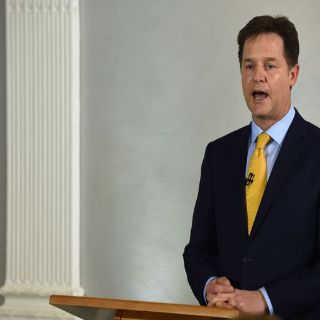 Nick Clegg dimite tras derrota en elecciones