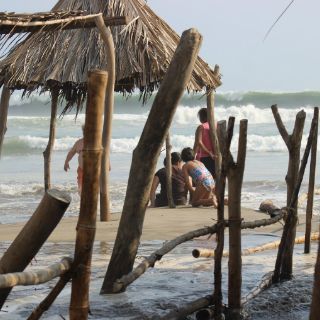 Aseguradoras evalúan daños por 'mar de fondo'