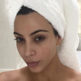 Kim Kardashian comparte foto sin maquillaje