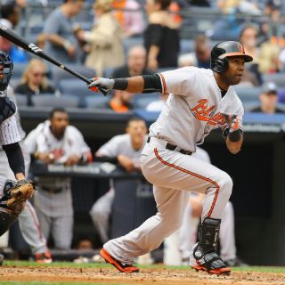 Con tres jonrones, Orioles vence a Yankees