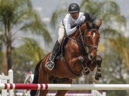 Fernández ganó el primer sitio montando a 'Ferreo' con tiempo de 41.67 segundos en la segunda fase. EL INFORMADOR / F. Atilano