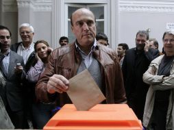 Los pronósticos indican que Daniel Martínez superará por entre 10 y 20 puntos a su contrincante. EFE / H.Ortuño