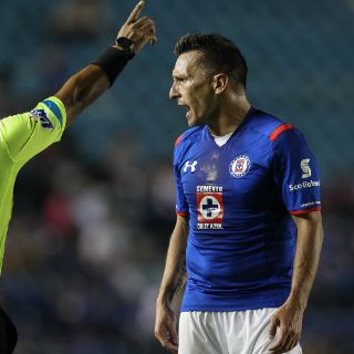 Christian Giménez recibe un partido de suspensión