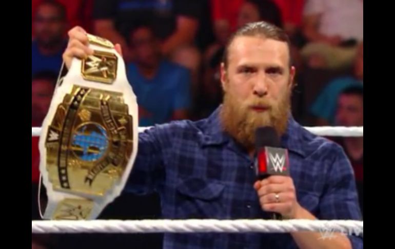 Bryan reveló que los médicos no saben si volverá a luchar por lo que decidió despedirse de su afición. TWITTER / @wwe