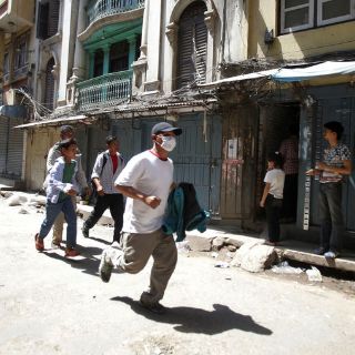 Los muertos se elevan a 16 en Nepal