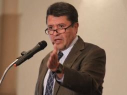 Monreal se nombra como un idealista, preocupado por la decadencia política y la corrupción que aqueja a México. NTX / ARCHIVO