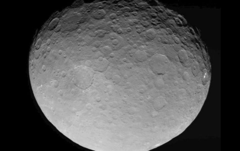 Revelan que los puntos brillantes de uno de los cráteres están compuestos de muchas manchas más pequeñas. TWITTER / @NASA_Dawn