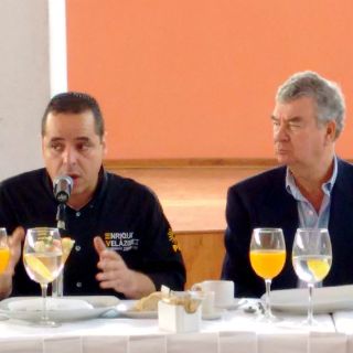 Más educación, la estrategia de Enrique Velázquez