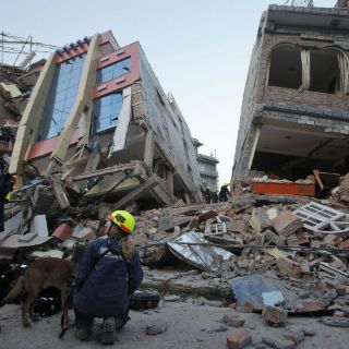 Llega a 61 número de fallecidos por nuevo sismo en Nepal