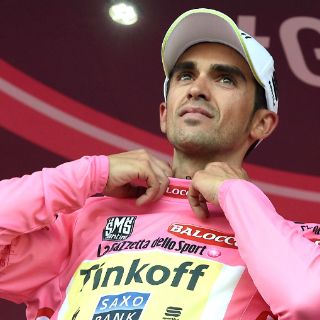 Alberto Contador se apodera de la maglia rosa en el Giro