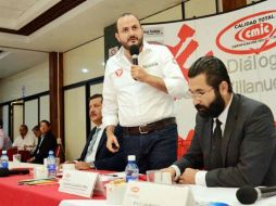 Villanueva se reunió este miércoles con integrantes de la CMIC. FACEBOOK / Ricardo Villanueva Lomelí