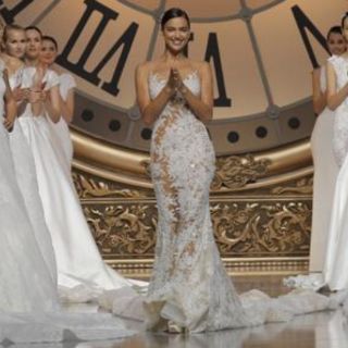 Irina Shayk modela vestida de novia