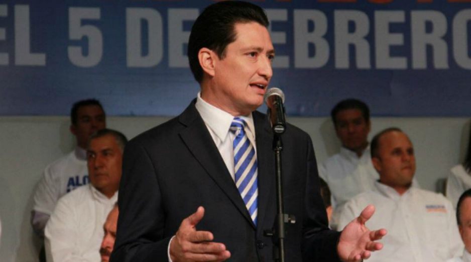 Alonso Ulloa llevaba 30 años como militante blanquiazul. FACEBOOK / Alonso Ulloa V.