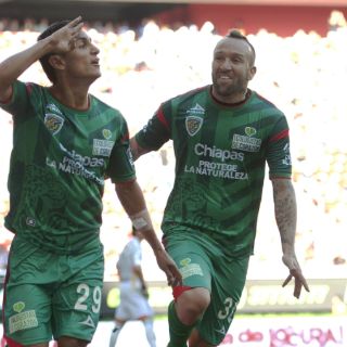 Sancionan a doctores en el caso de Julio Nava