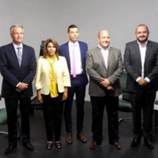 Estudiantes ponen a debatir a candidatos de Guadalajara