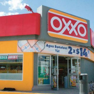 Oxxo, el mayor competidor de comida rápida en México