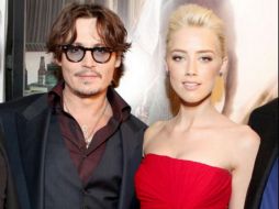 El actor y su esposa salen de Australia rumbo a California, EU, esperando que sus perros sean admitidos de nuevo en el país. TWITTER / @JohnDeppofic