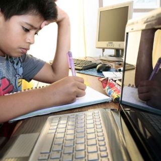 Nuevas tecnologías, retos para maestros de la 'vieja guardia'