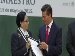 Conmemoración del Día del Maestro 2015. TWITTER / @gobrep