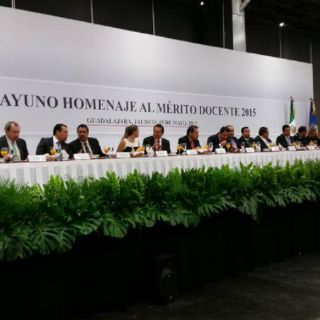 Tribunales están abiertos para denuncias de maestros, dice Ayón