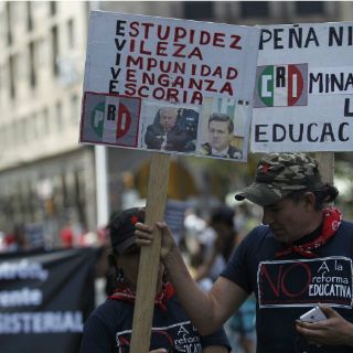 Maestros colapsan el Centro por manifestación