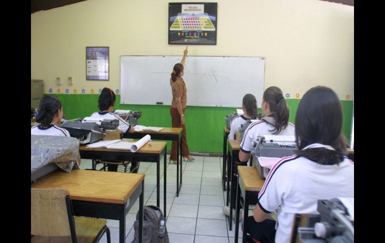 Motivan a maestros a crear nuevos espacios para ejercer su profesión. EL INFORMADOR / ARCHIVO