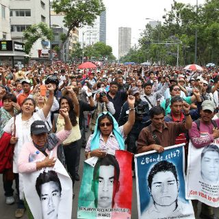 Cinco mil maestros participaron en marcha en el DF