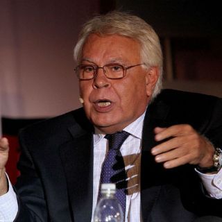 Felipe González suspende su visita a Caracas