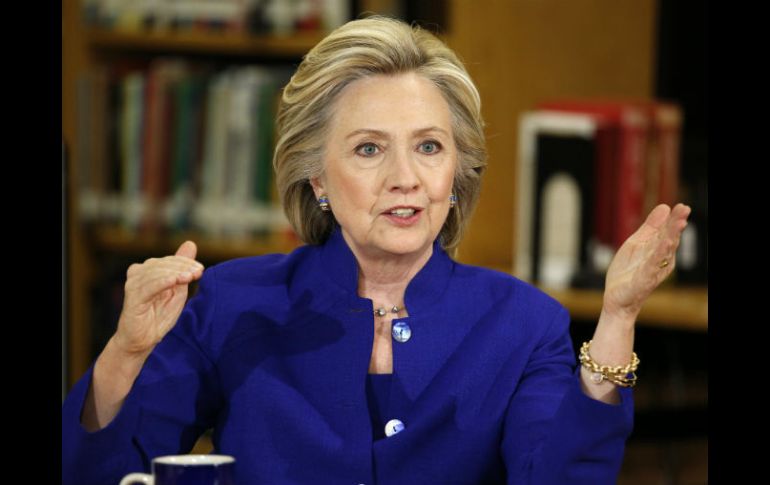 La ex secretaria de Estado reportó además ganancias de más de cinco MDD en el mismo periodo por las ventas de sus memorias. AP / ARCHIVO