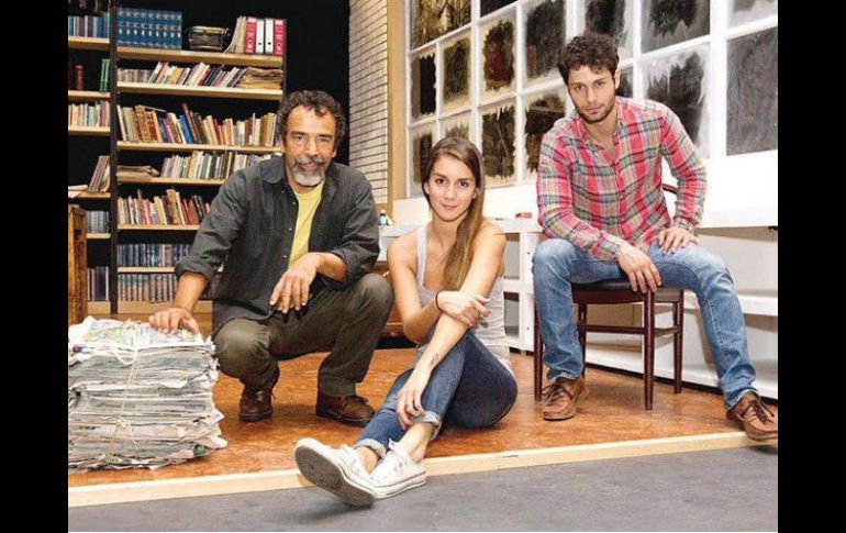 El actor Damián Alcázar comenta que tenía ganas de volver al teatro,  depués quiere hacer otra cosa sobre el mismo tema. TWITTER / @eleanepuell