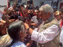 Orihuela hace un recorrido por el municipio de Quiroga, donde realiza marcha y encabeza un mitin con la butacada. TWITTER / @ChonOrihuela