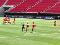 Érick Torres entrena con normalidad, Chivas hace trabajos de definición. EL INFORMADOR / J. Robles