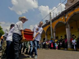 El candidato fue sepultado en un mausoleo familiar en el panteón municipal, junto a sus padres. SUN / R. Romero