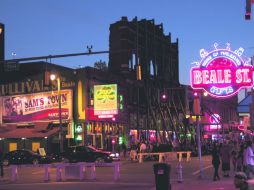 Vida nocturna. Beale Street  presume una intensa actividad musical cada noche. FACEBOOK / MemphisRocknSoul