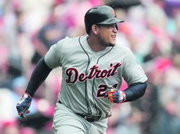 Con su palo de vuelta entera ante los Cardenales, Cabrera se convirtió en el venezolano con más cuadrangulares conectados en la MLB. AP / J. Roberson