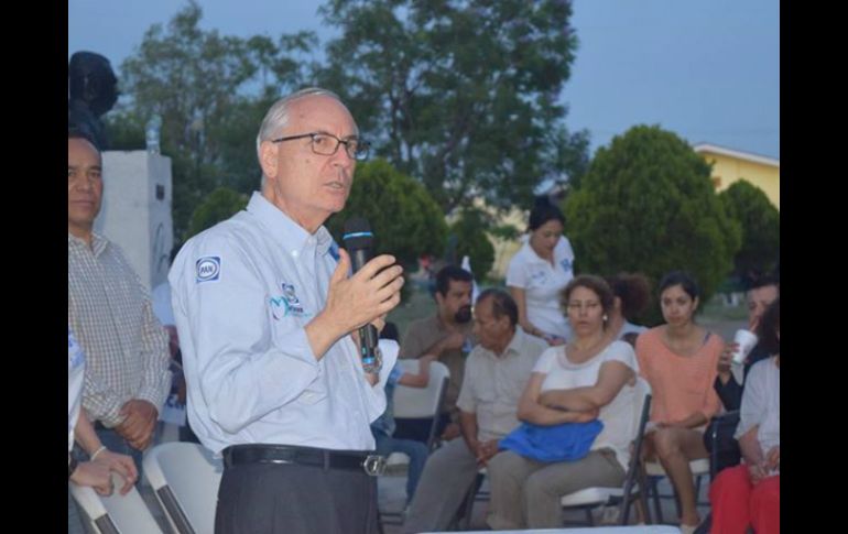 Guillermo Martínez Mora considera que el deporte mejora el rendimiento de los estudiantes. FACEBOOK / Guillermo Martínez Mora