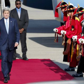 Kerry llega a Corea del Sur para hablar de seguridad