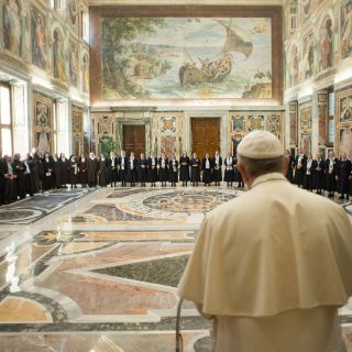 En Medio Oriente existe 'terrorismo de guante blanco': Papa Francisco