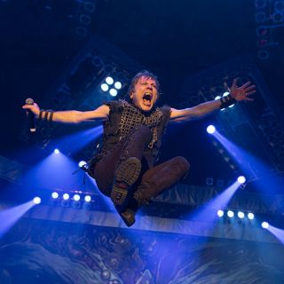 Cantante de Iron Maiden, curado de un cáncer de lengua