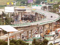 La bancada del sol azteca en el Senado pidió que se reduzcan las tarifas que actualmente cobra OHL en sus carreteras. SUN / ARCHIVO