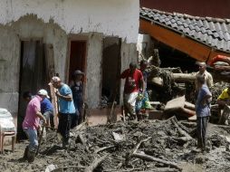 La avalancha ocurrió la madrugada de este lunes a causa de las lluvias. EFE / L. Noriega
