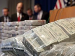 Las autoridades también recuperaron dos millones de dólares en efectivo. AP / M. Lennihan